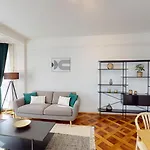 Center Apartments, Minutes Away From The Lake! Am53