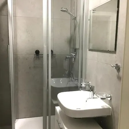 Center Apartments, Minutes Away From The Lake! Am53 Apartmán