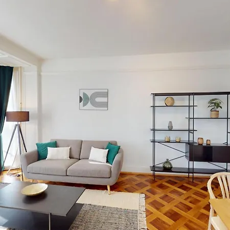 Center Apartments, Minutes Away From The Lake! Am53