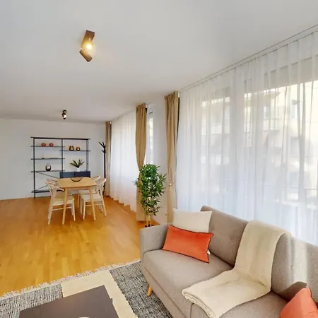 公寓 Center Apartments, Minutes Away From The Lake! Am53 *